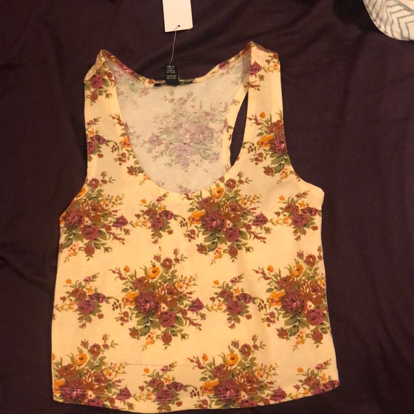 BNWT floral crop top